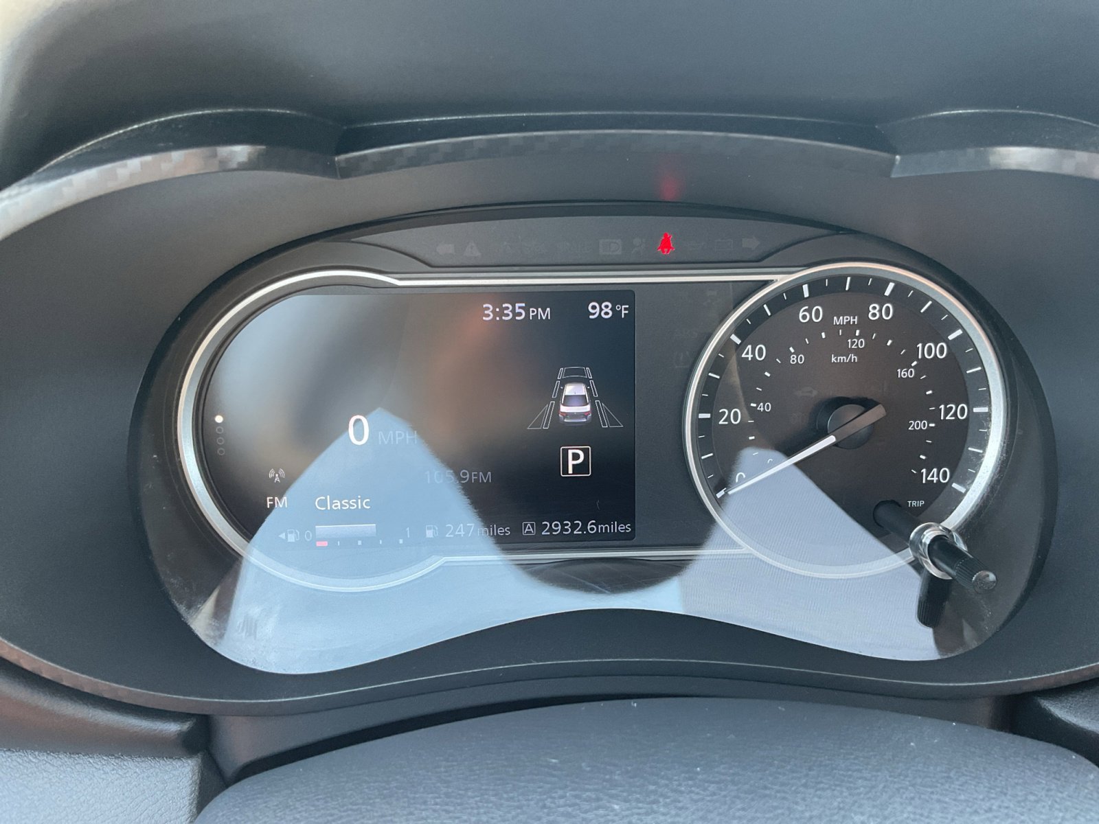 2024 Nissan Versa SR photo 3
