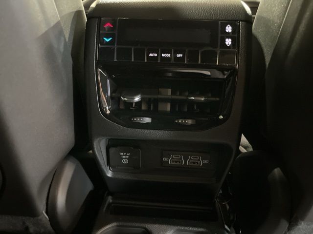 2025 Jeep Grand Cherokee Laredo X photo 38