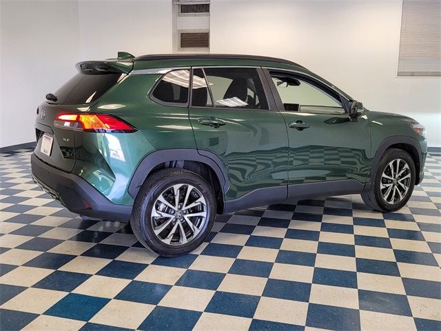 2023 Toyota Corolla Cross XLE photo 13