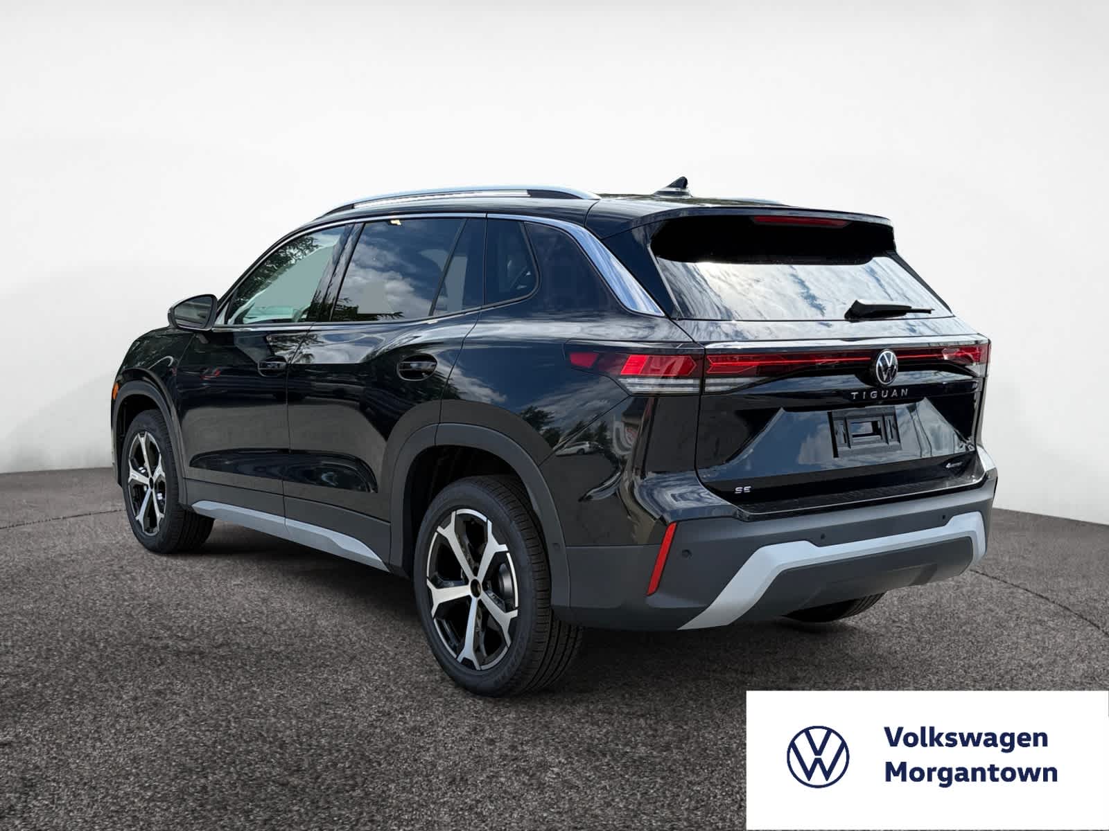 2025 Volkswagen Tiguan SE photo 3