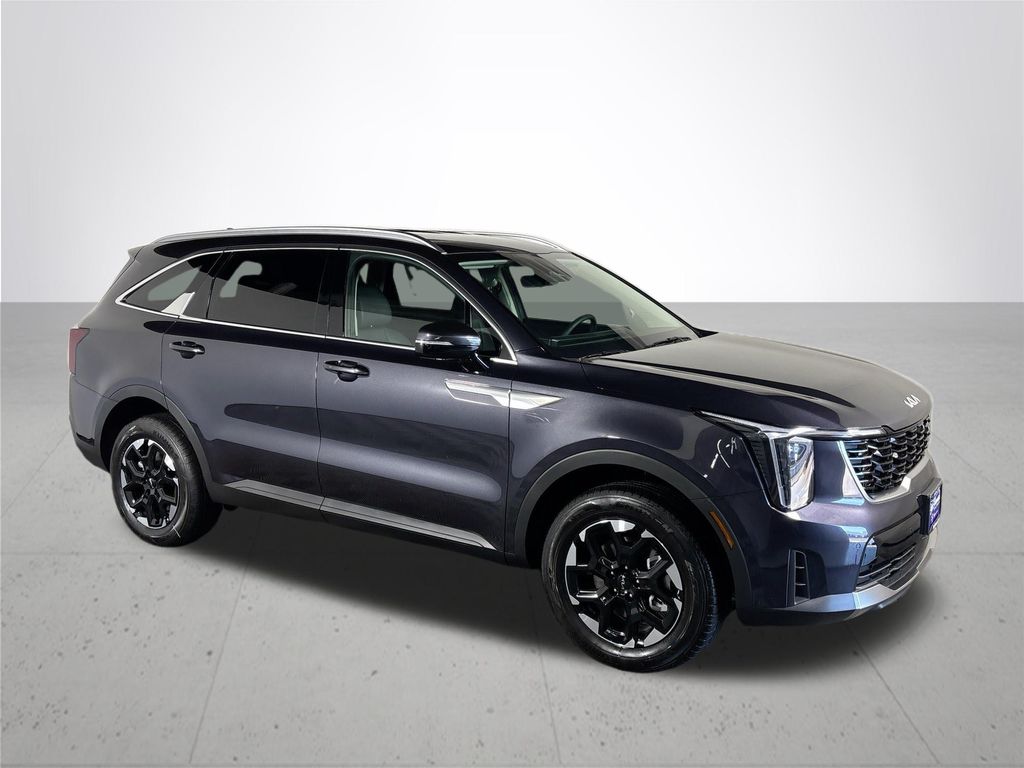 2025 Kia Sorento S photo 4