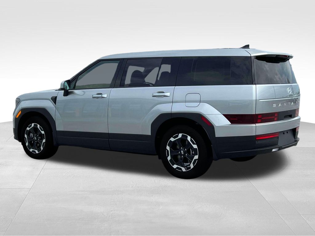 2025 Hyundai Santa Fe SE photo 4