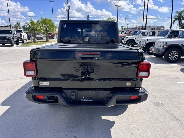 2023 Jeep Gladiator Willys photo 5