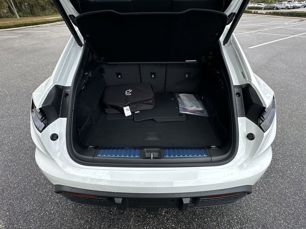 2025 Porsche Macan Electric 4 photo 26