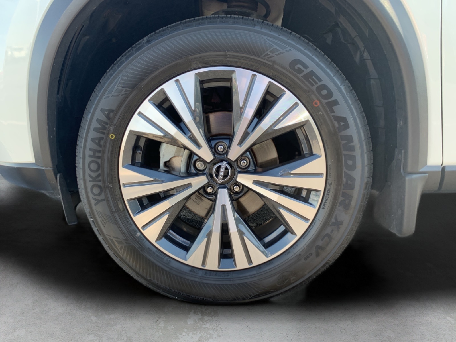 2023 Nissan Rogue SV photo 9