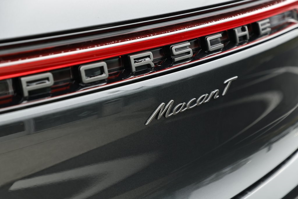 2025 Porsche Macan T photo 12