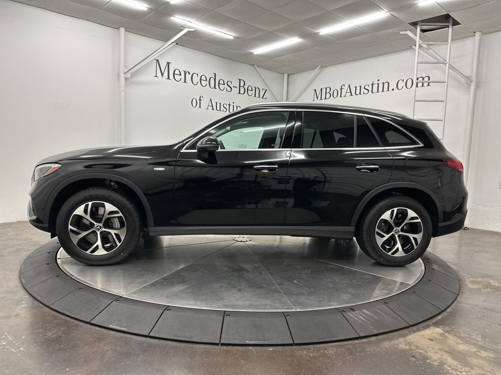 2025 Mercedes Benz GLC 350e 4MATIC photo 3