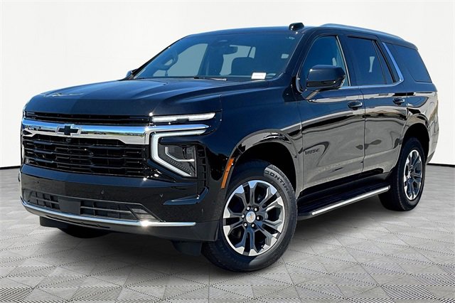2025 Chevrolet Tahoe LS photo 3
