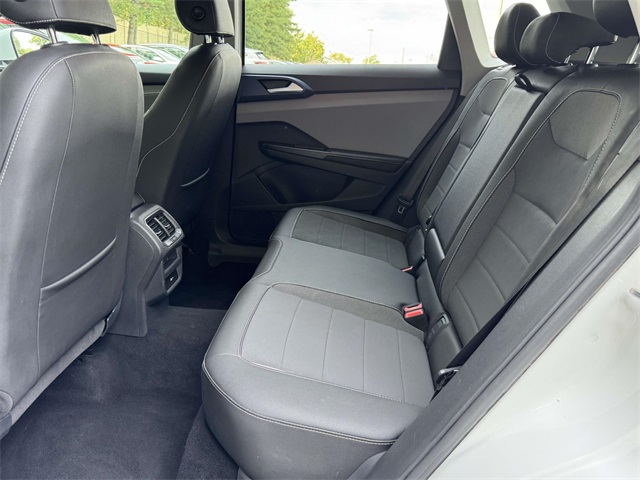 2024 Volkswagen Taos SE photo 14