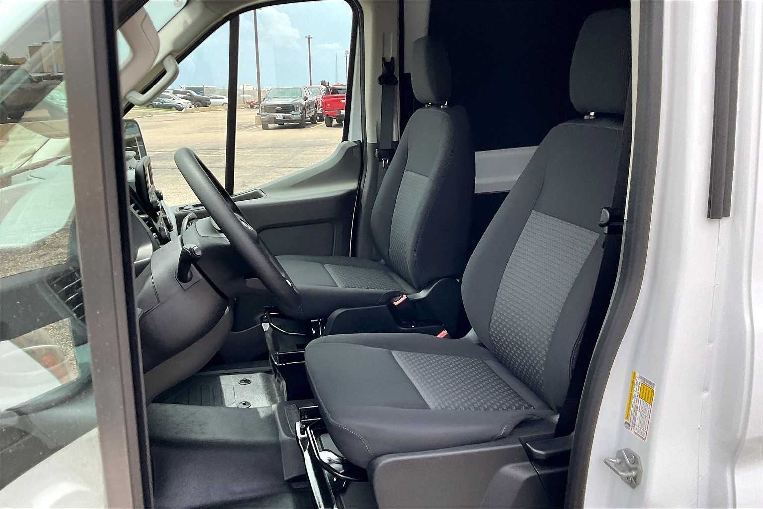 2025 Ford Transit Cargo Van photo 8