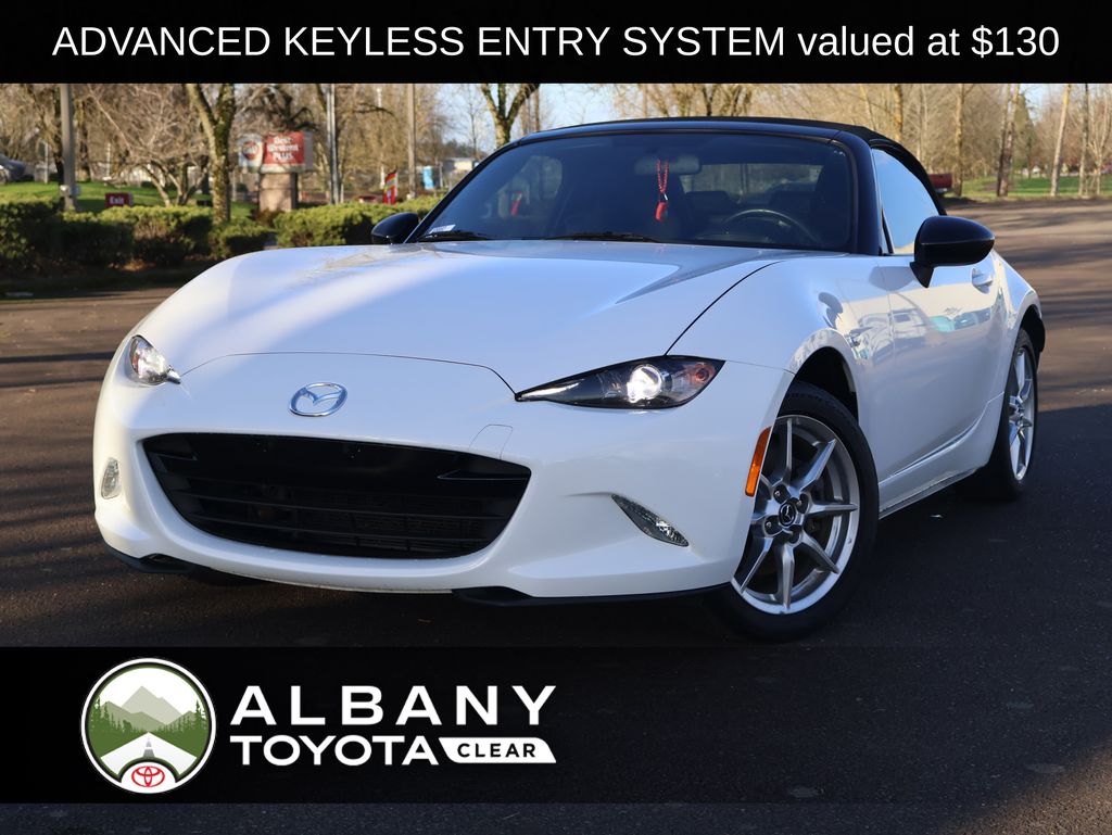 2016 Mazda MX-5 Miata Sport's photo