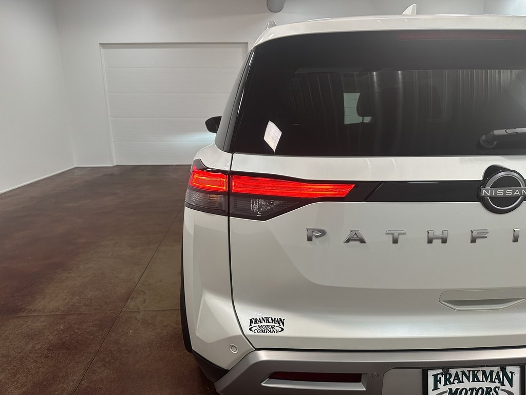 2024 Nissan Pathfinder Platinum photo 43