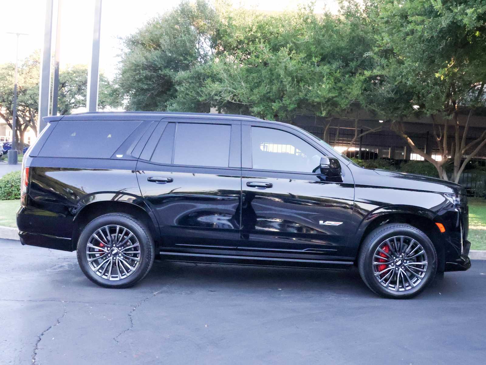 2024 Cadillac Escalade V-Series photo 3