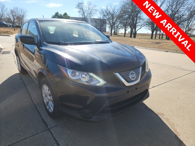 2019 Nissan Rogue Sport S's photo