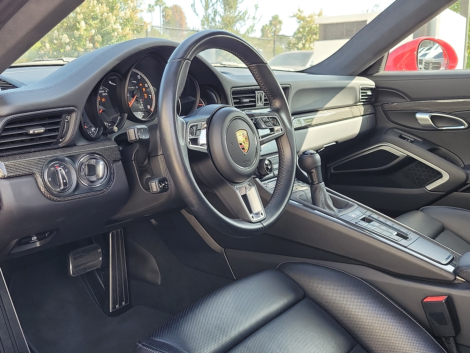 2019 Porsche 911 Turbo S photo 4