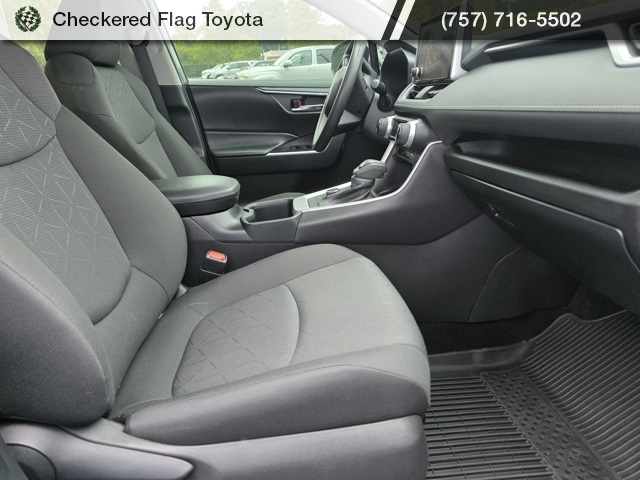 2024 Toyota RAV4 Hybrid XLE photo 36