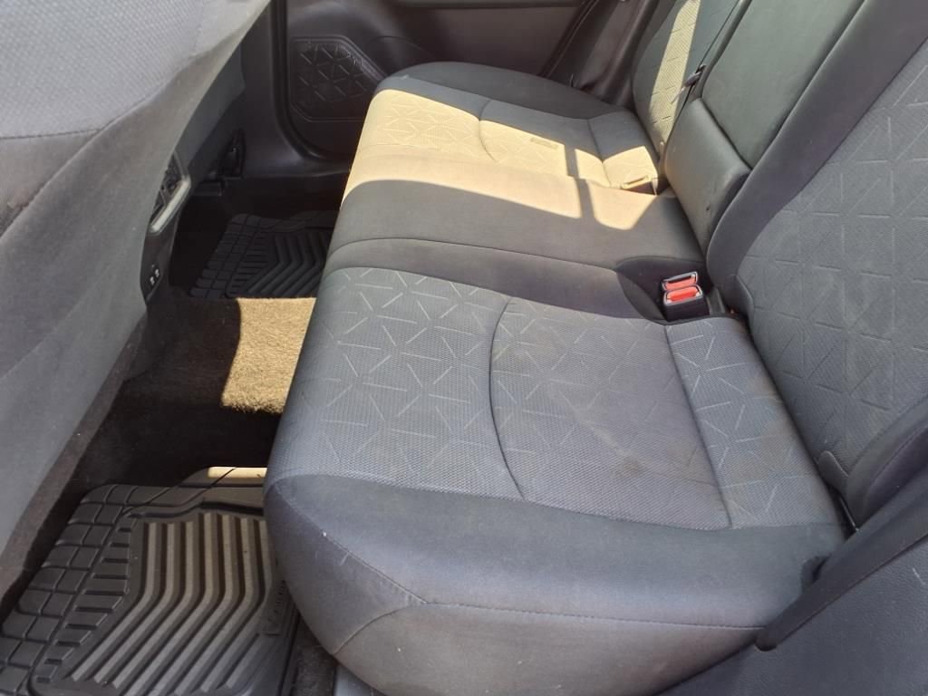 2020 Toyota RAV4 XLE photo 26