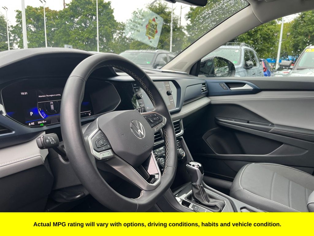 2024 Volkswagen Taos SE photo 9
