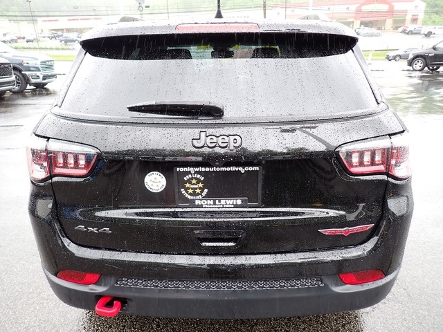 2022 Jeep Compass Trailhawk photo 3