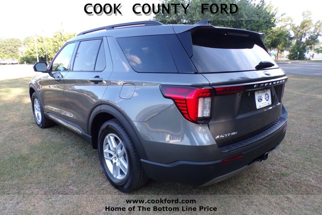 2025 Ford Explorer photo 5