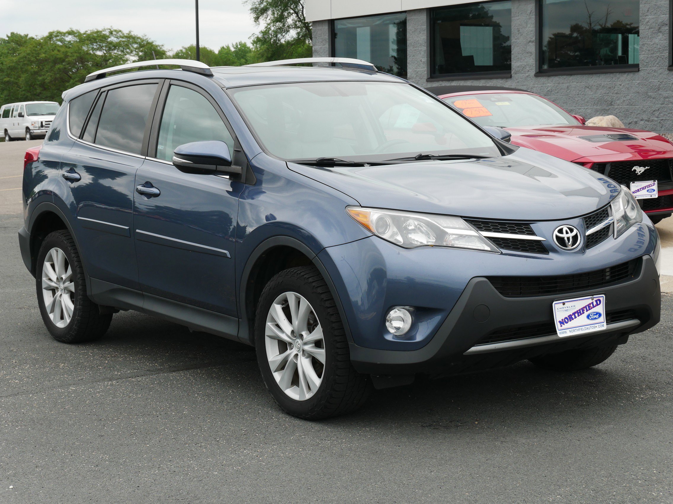 Used 2013 Toyota RAV4 Limited with VIN 2T3DFREV8DW075541 for sale in Northfield, MN
