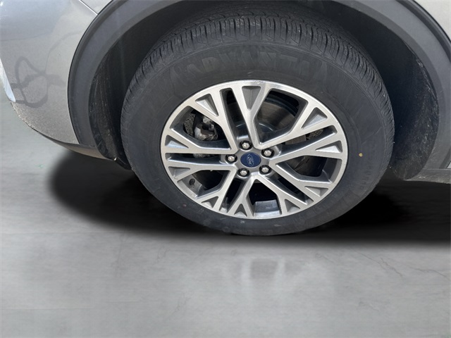 2022 Ford Escape SEL photo 9