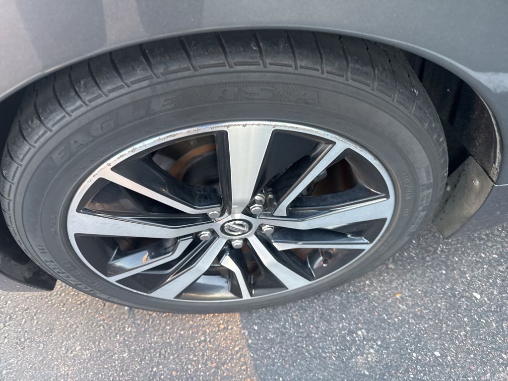2021 Nissan Maxima SV photo 18