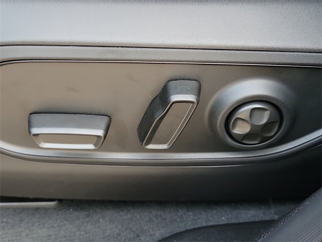 2025 Jeep Grand Cherokee Altitude photo 12