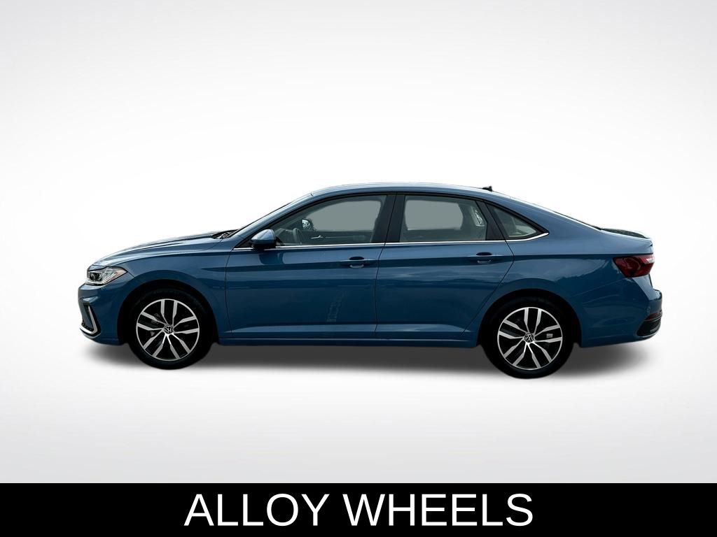 2025 Volkswagen Jetta 1.5T SE photo 3