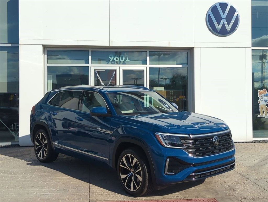 2025 Volkswagen Atlas Cross Sport SEL Premium R-Line photo 2