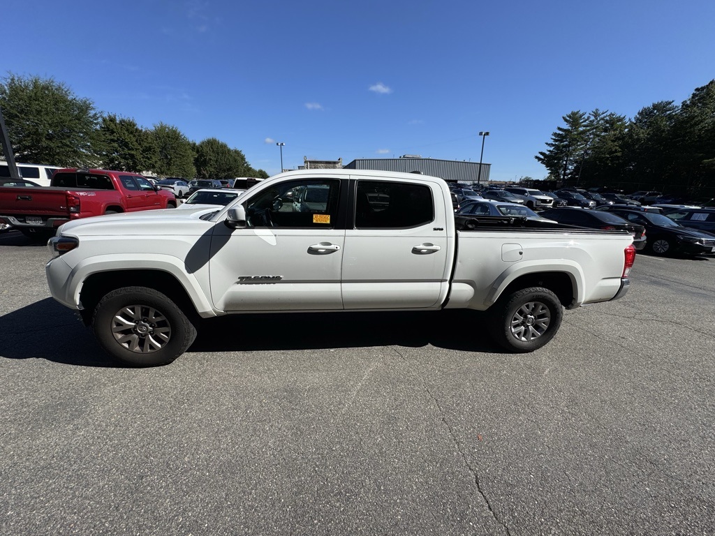 2017 Toyota Tacoma SR5 TRD Sport photo 4