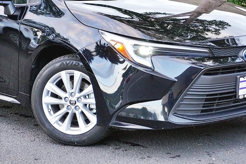 2024 Toyota Corolla XLE LE Premium SE photo 2