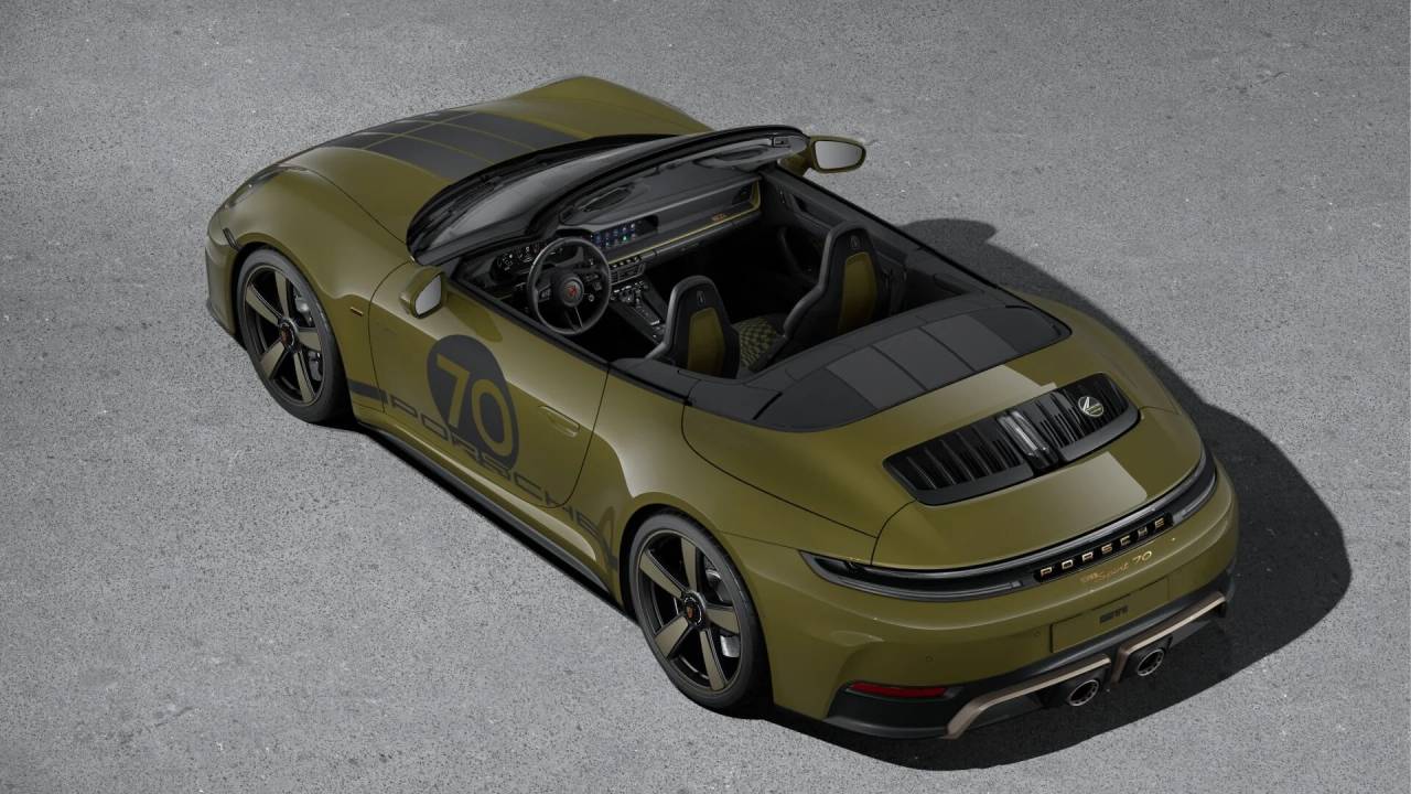 2026 Porsche 911 4 GTS photo 4