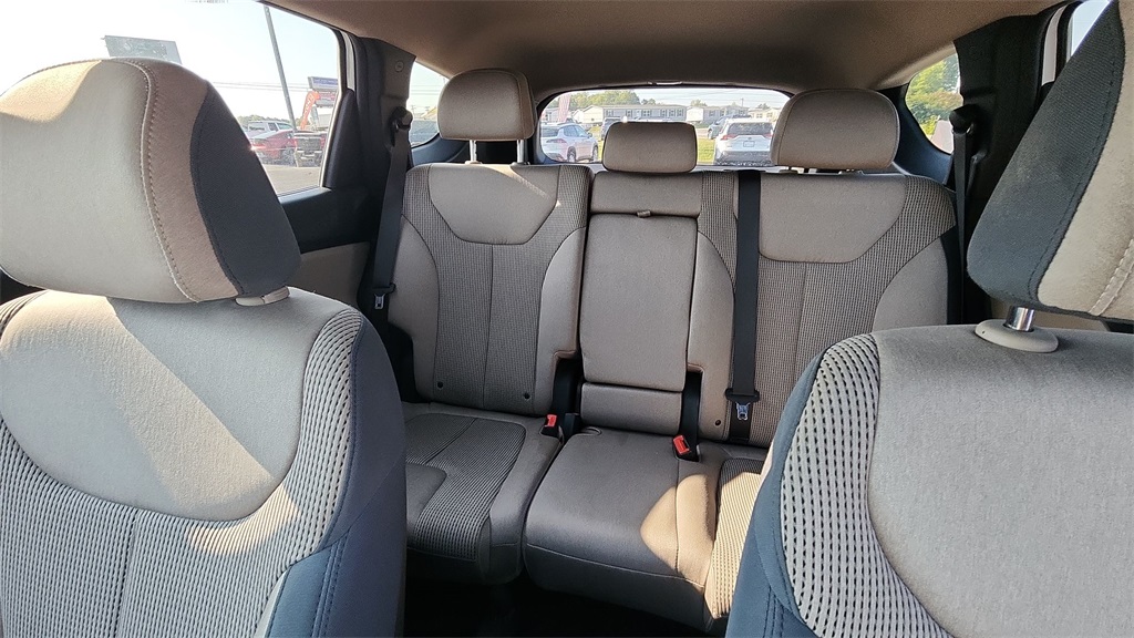 2020 Hyundai Santa Fe SE photo 24