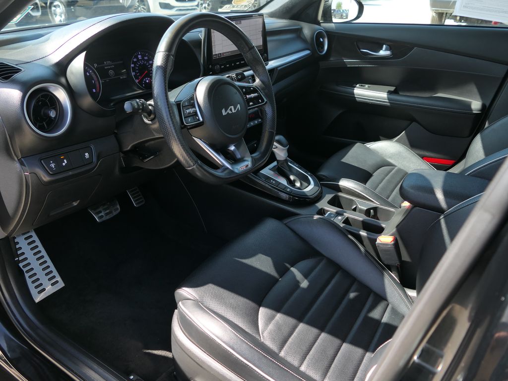 2023 Kia Forte GT-Line photo 8