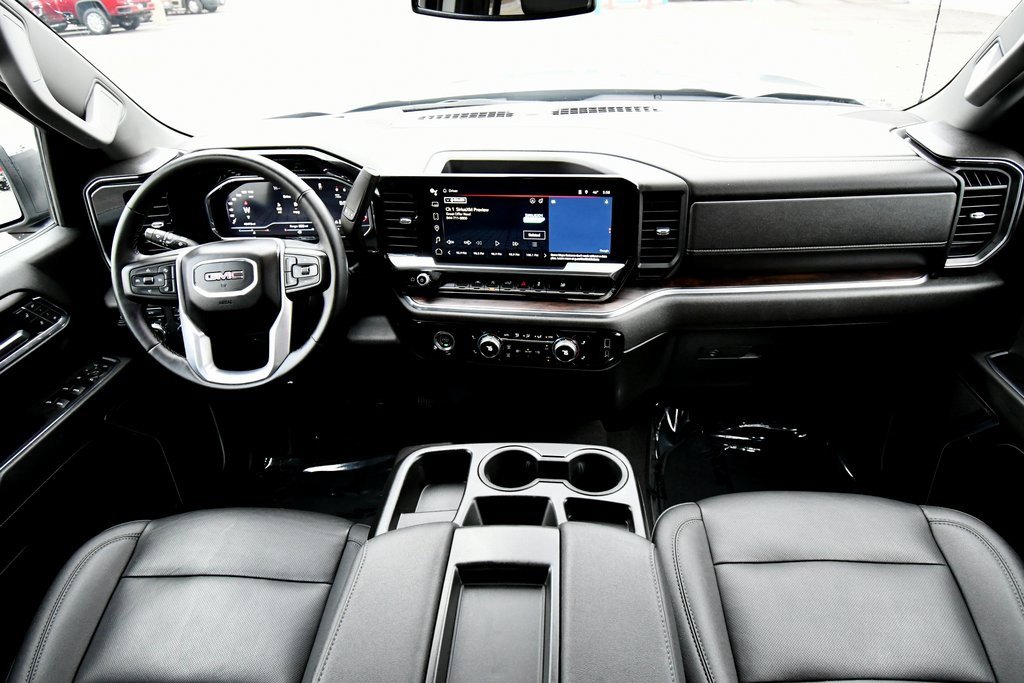 2024 Gmc Sierra 1500 SLT photo 3