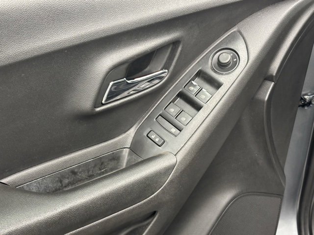 2020 Chevrolet Trax LS photo 10