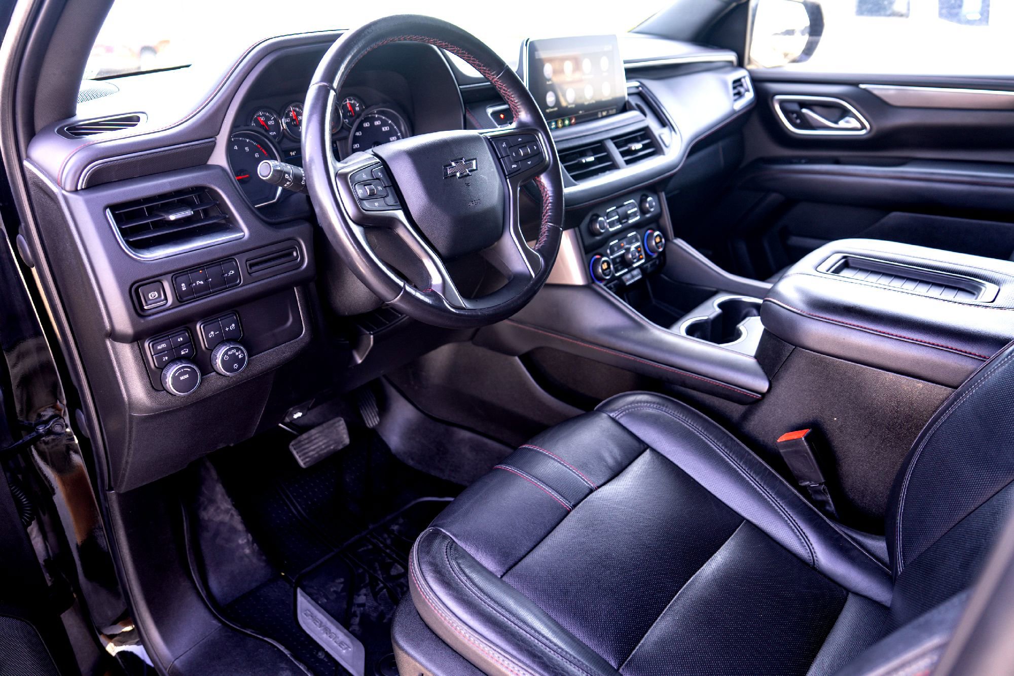 2021 Chevrolet Suburban RST photo 11