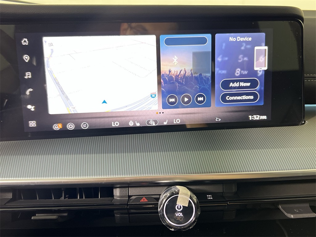 2025 Nissan Murano SL photo 12