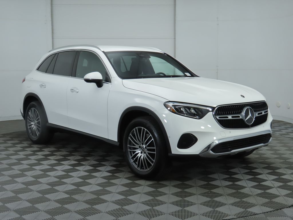 2025 Mercedes Benz GLC 300 photo 3