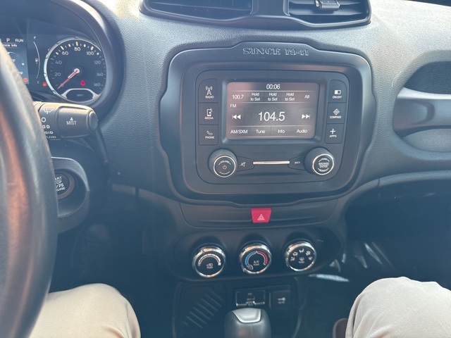 2016 Jeep Renegade Latitude photo 17