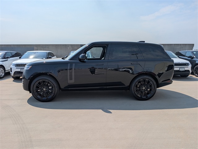 2025 Land Rover Range Rover SE photo 2