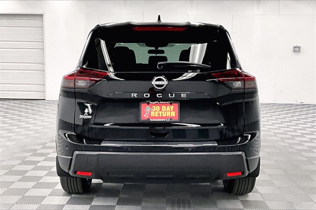2025 Nissan Rogue SV photo 3