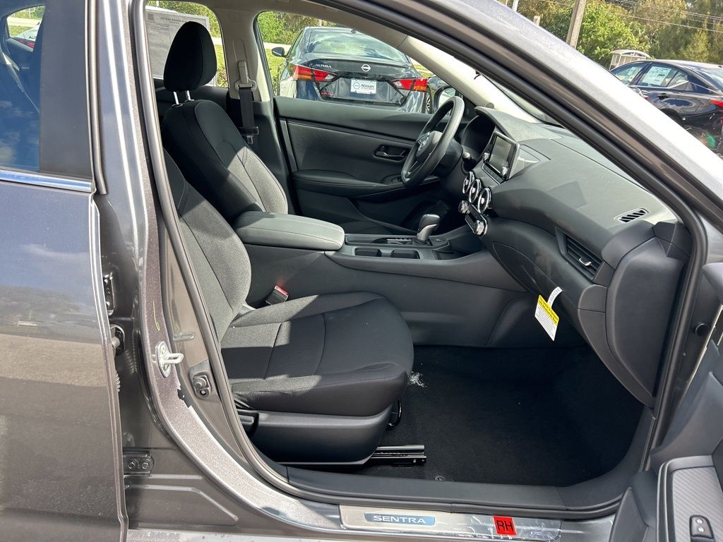 2025 Nissan Sentra S photo 31