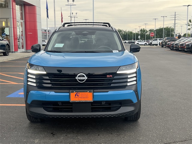 2025 Nissan Kicks SR photo 2
