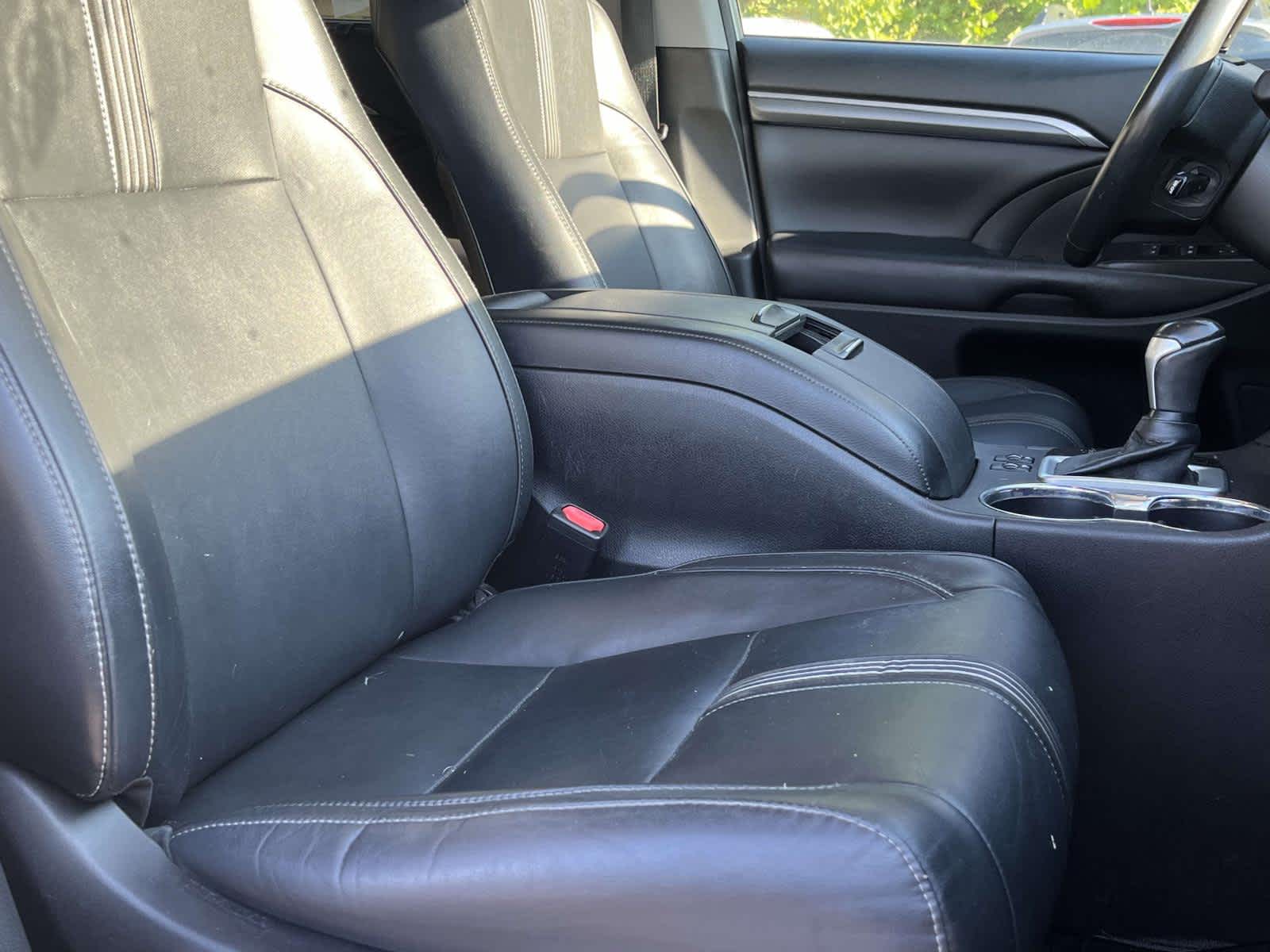 2018 Toyota Highlander SE photo 21