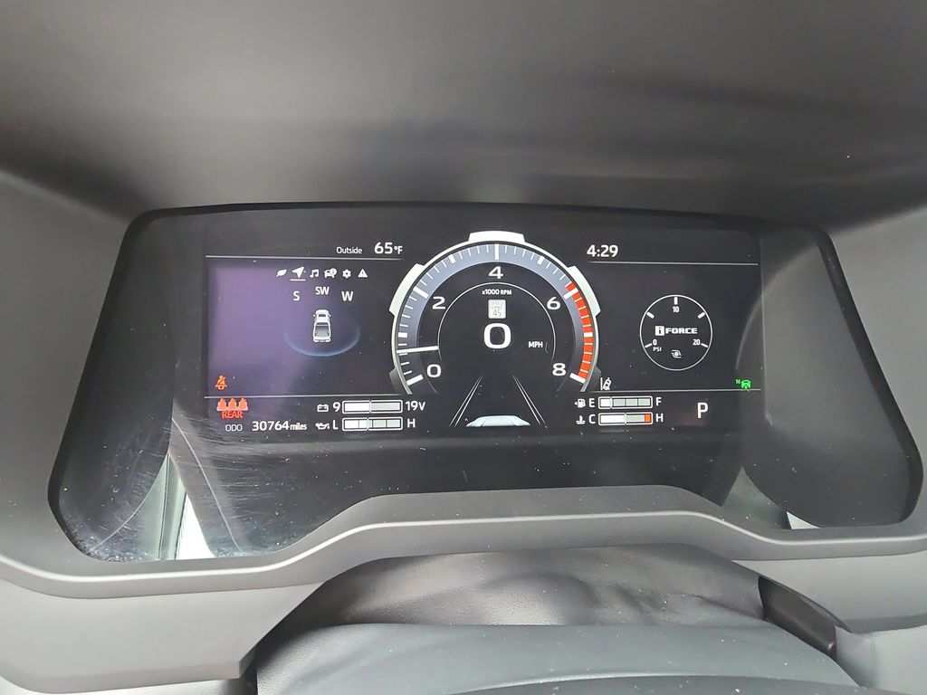 2023 Toyota Tundra Platinum CrewMax photo 18