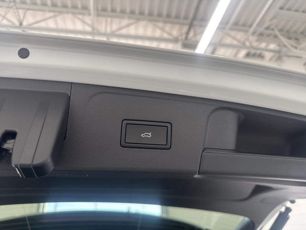 2026 Volkswagen Atlas Peak Edition SE photo 30