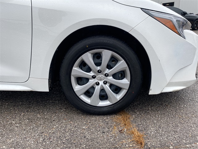 2024 Toyota Corolla Hybrid LE photo 9