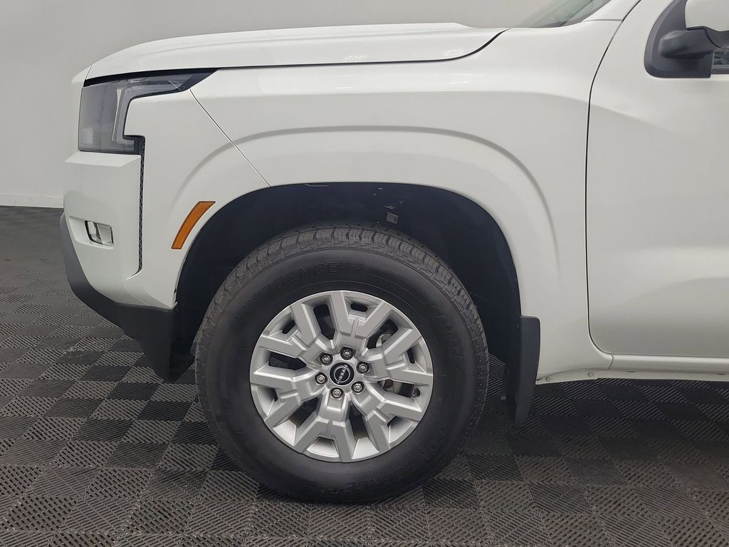 2022 Nissan Frontier SV photo 9